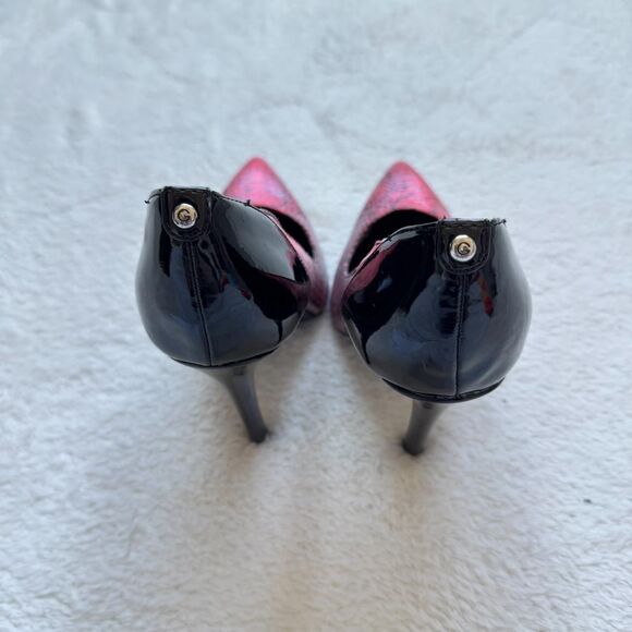 Guess Women's Black and Pink Courts - Picture 3 of 6